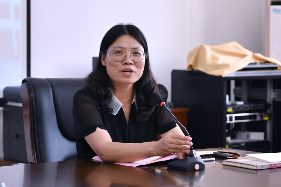 2021年退休教职工教师节座谈04900.jpg