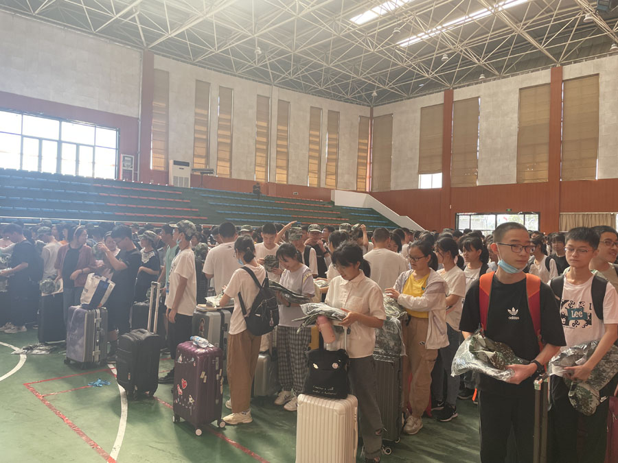 2021级军训05900.jpg