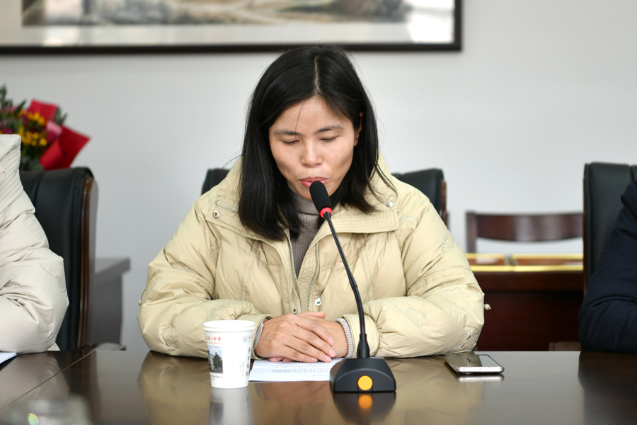 0221退休教师欢送会02900.jpg