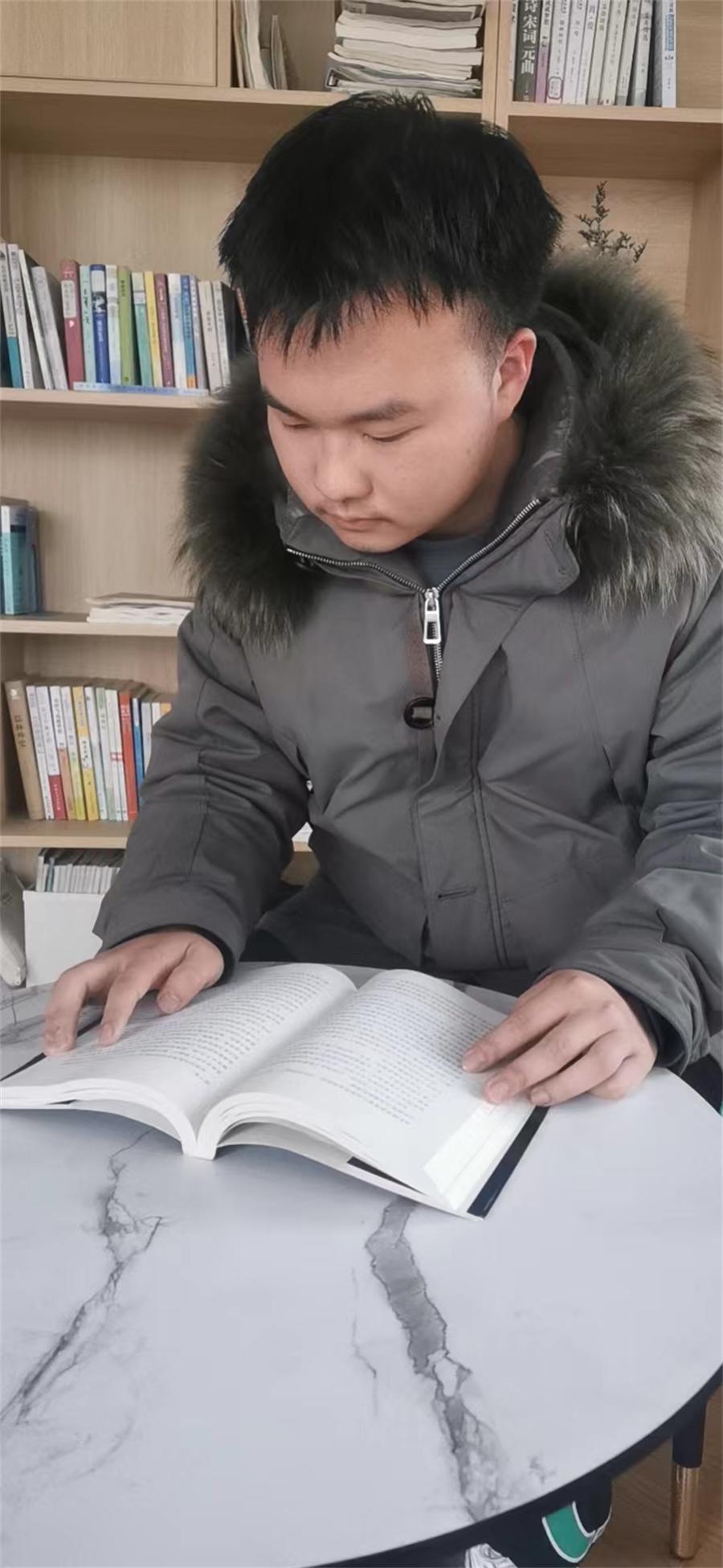 曹逸诚1.jpg